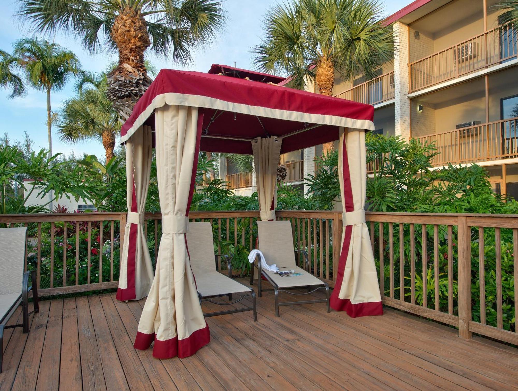 Red Roof Inn Plus+ & Suites Naples Downtown-5Th Ave S Exterior foto
